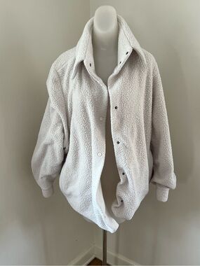 ALO Yoga Ivory Sherpa Snap-Front Jacket